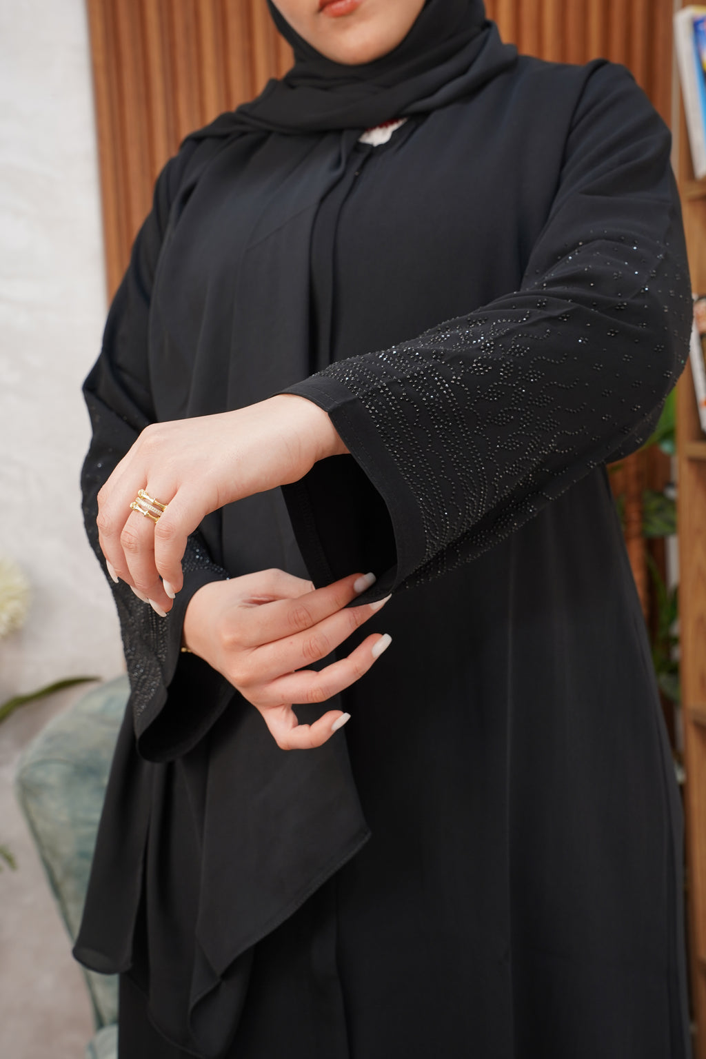 عباية قفطان فاخرة 'لؤلؤة مراكش' - عنابي ملكي" (Luxury Kaftan Abaya 'Pearl of Marrakesh' - Royal Maroon)